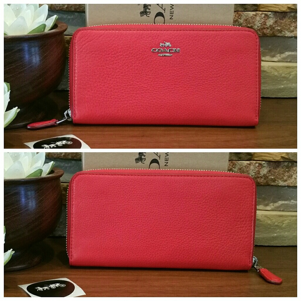 **BIG SALE - 1 left!** Gorgeous red LEATHER wallet - Picture 3 of 6